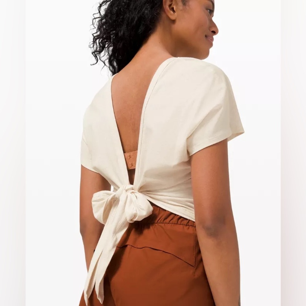 Lululemon It’s a Tie Tee